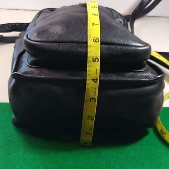 Vintage Kenneth Cole Crossbody Adjustable Strap Front Flap snap Zipper Sm pocket - Picture 4 of 16
